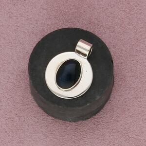 mexico sterling silver black cats eye disc pendant